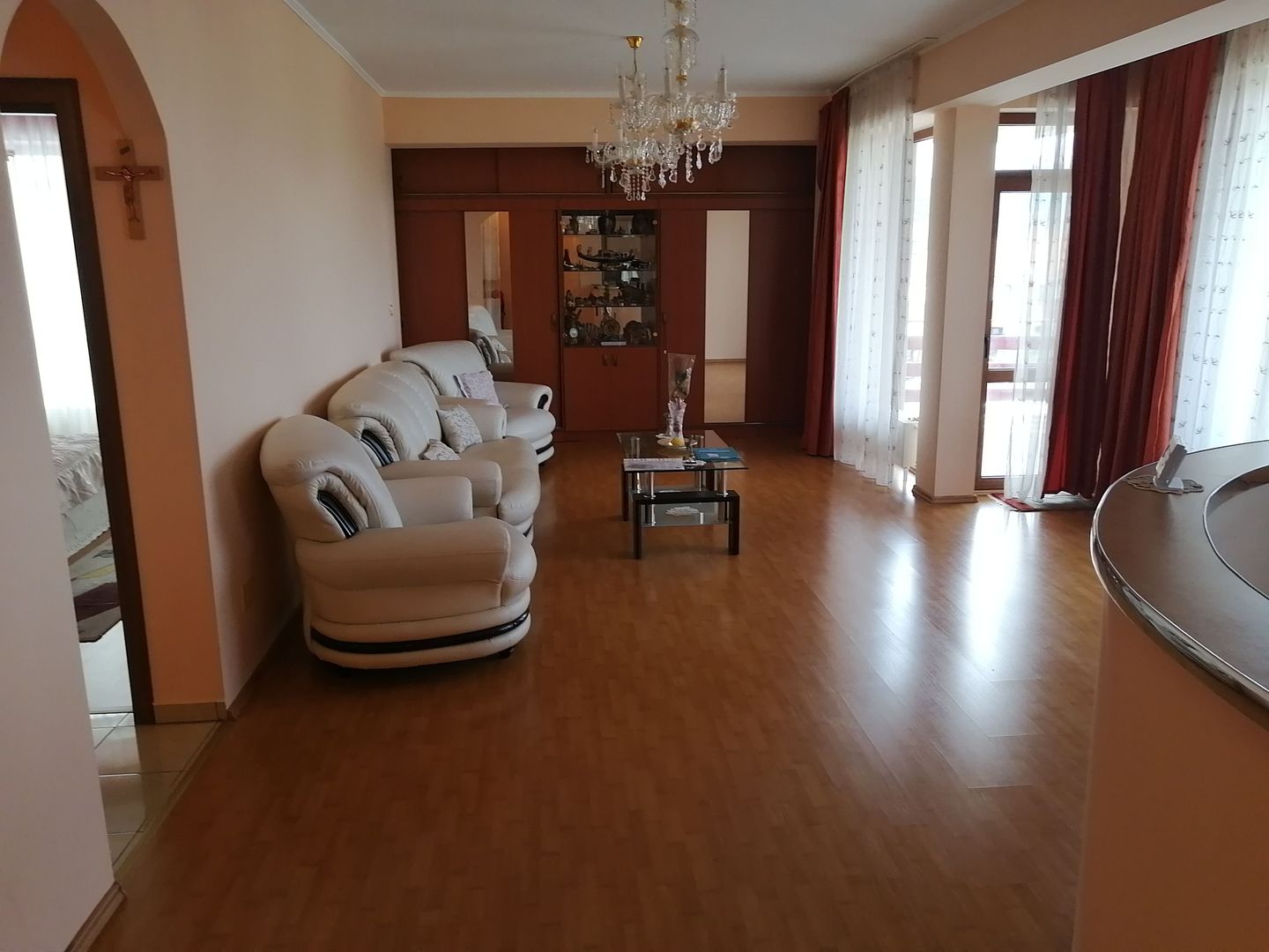 3 camere, structura mare, curte si garaj - Poză 6