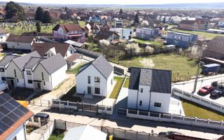 Casa Individuala Moderna cu 4 camere si 316 mp curte, in Cristian - Poză 9