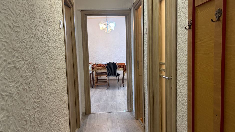Apartament spatios cu trei camere, Aparatorii Patriei, 124.000€ - Poză 12