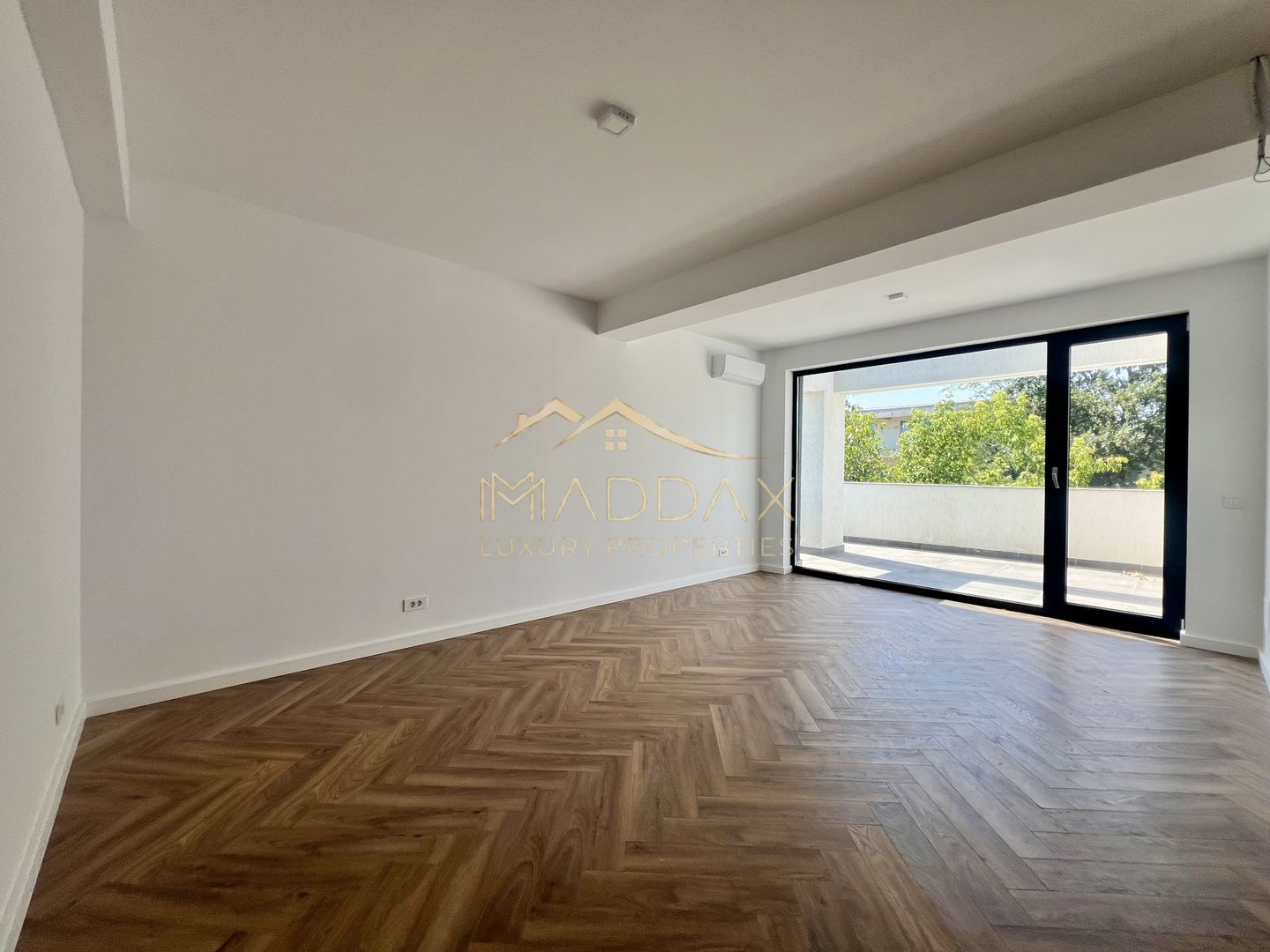 Vilă **6 camere  **451mp // Zona Iancu Nicolae - Poză 78