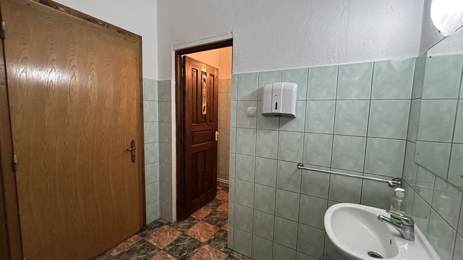 Pensiune cu potențial deosebit, vedere spectaculoasă spre Piatra Craiului - Poză 17