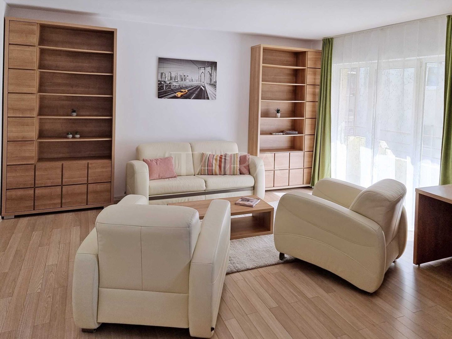 Apartament 2 camere decomandat, luminos, 58 mp + 2 balcoane + parcare. - Poză 1