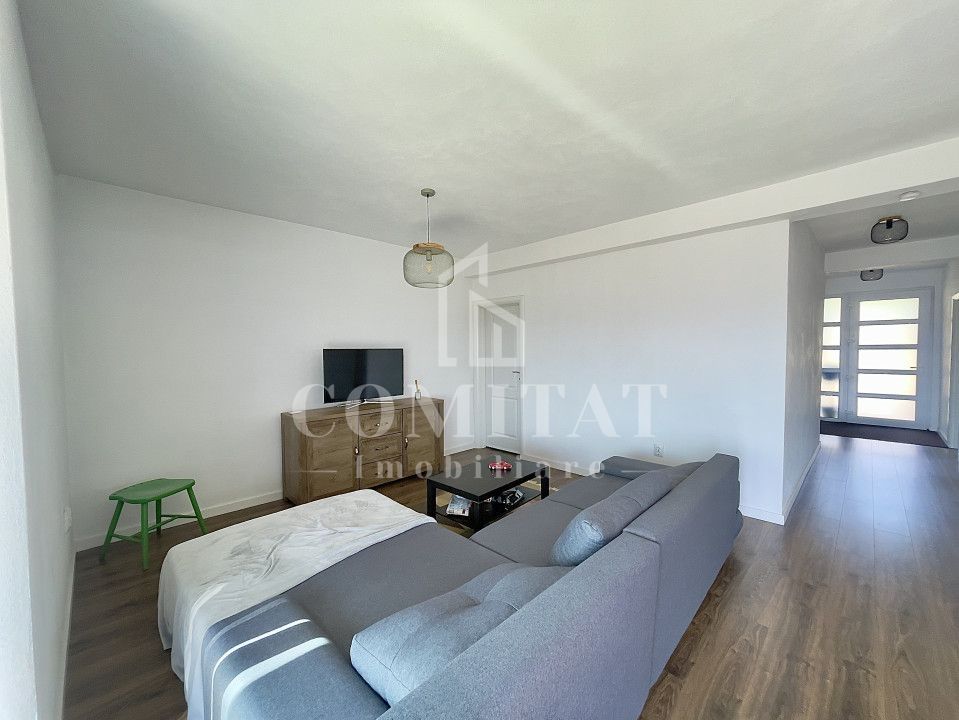 Casă individuală cu panoramă cartier Dambul Rotund - Poză 1