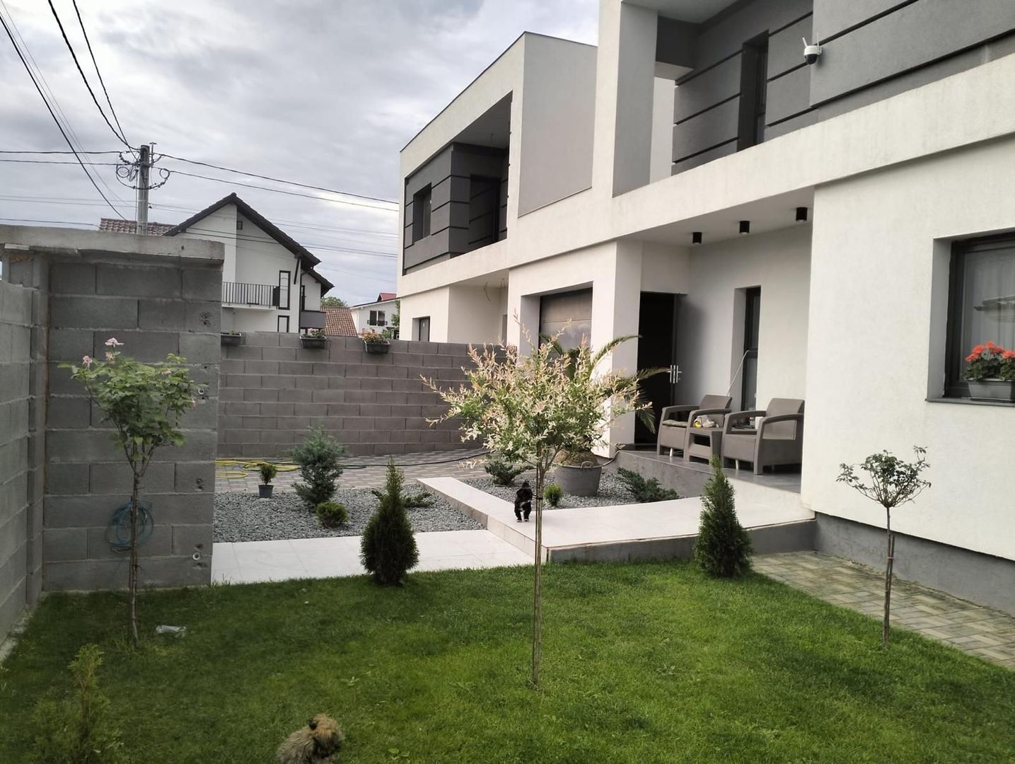 Duplex cu 5 camere despartit prin Garaj - Lidl - Poză 1