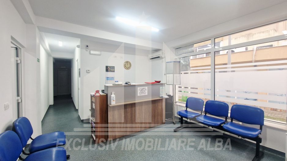 Spatiu Comercial | Laborator analize medicale | 400 mp | Cetate - Poză 1