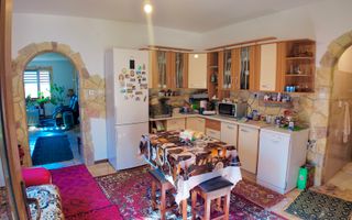 Casa de vanzare in Targoviste - 5 camere, 2 garaje, teren generos - Poză 11