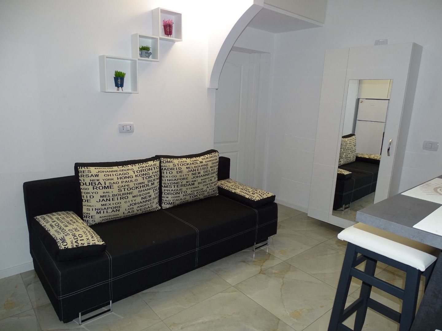 Apartament de închiriat, zonă centrală - Poză 3