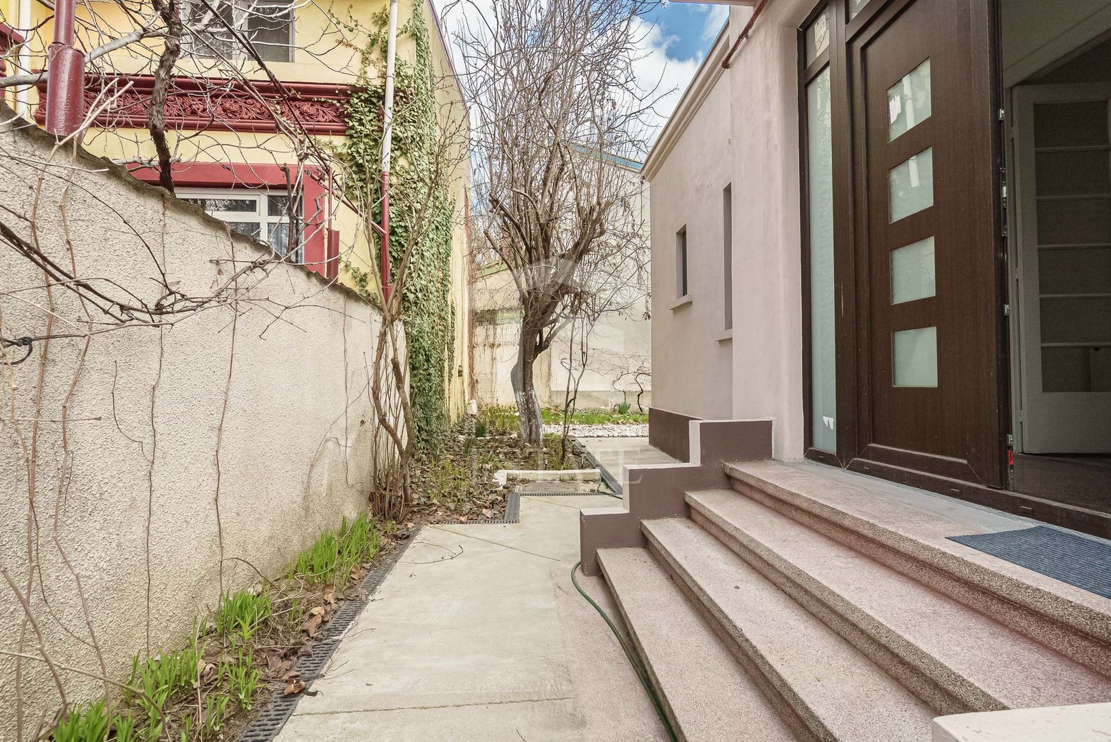 Piata Muncii - Decebal, casa 87 mp totali, 179 mp curte libera, - Poză 8