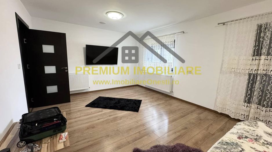 Vila la 13 km de Onesti - Poză 28