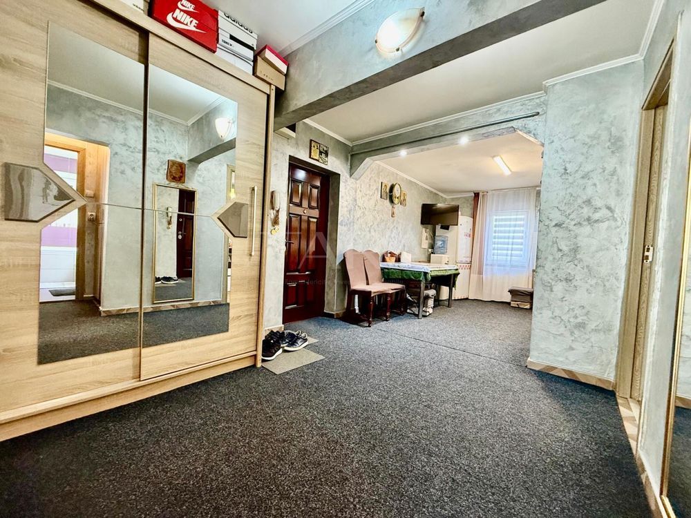 Apartament cu 4 camere, garaj și boxă în zona centrală Florești. - Poză 4