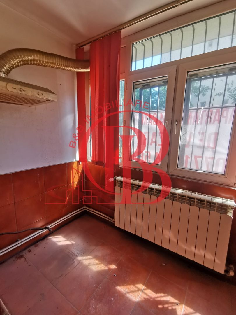 4 camere- Ozana  - Metrou -1 Decembrie 1918 - Poză 6