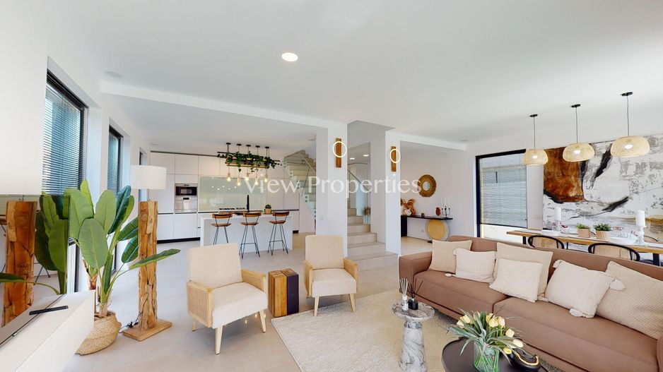 Vilă Modernă cu Finisaje High-End, aproape de București - Poză 2