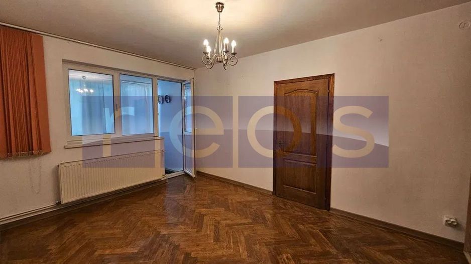 VANZARE APARTAMENT 2 CAMERE 50MP SEMIDECOMANDAT VATRA LUMINOASA MEGA MALL - Poză 1