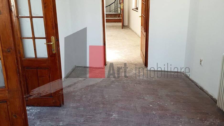 Vila  de inchiriat recent renovata - Poză 39