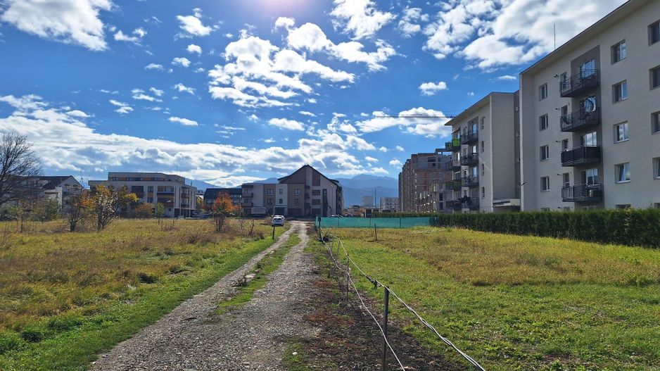 Inchiriere teren 1000mp in zona rezidentiala din Tractoru, 500 euro/luna - Poză 2