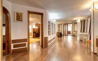 Ion Neculce | Apartament 5 camere în vilă monument - Poză 8