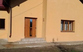Casă cu grădină de 5.700 mp în Stolniceni-Prajescu, județul Iași - Poză 1