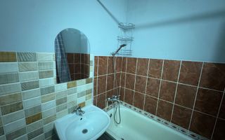 Se vinde apartament vizavi de parc - Poză 7
