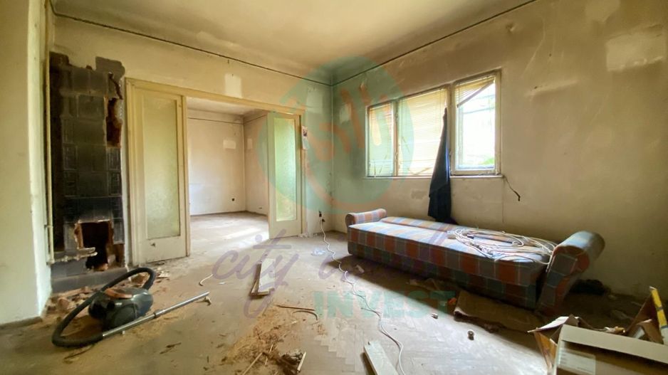 Teren 374 mp si 2 corpuri cu 7 apartamente - Poză 11