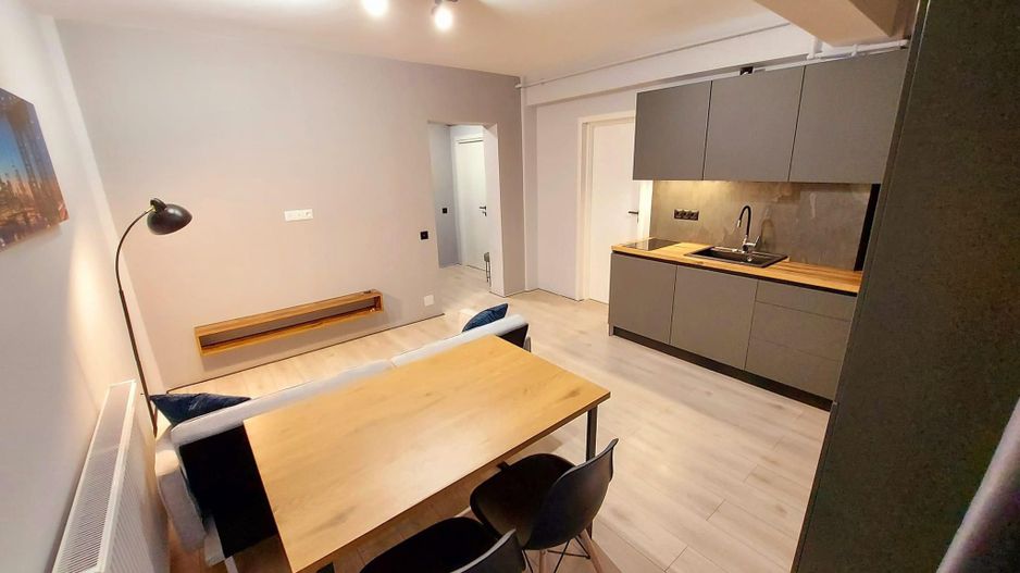 Apartament la Cheie cu parcare zona Balastierei Floresti - Poză 2