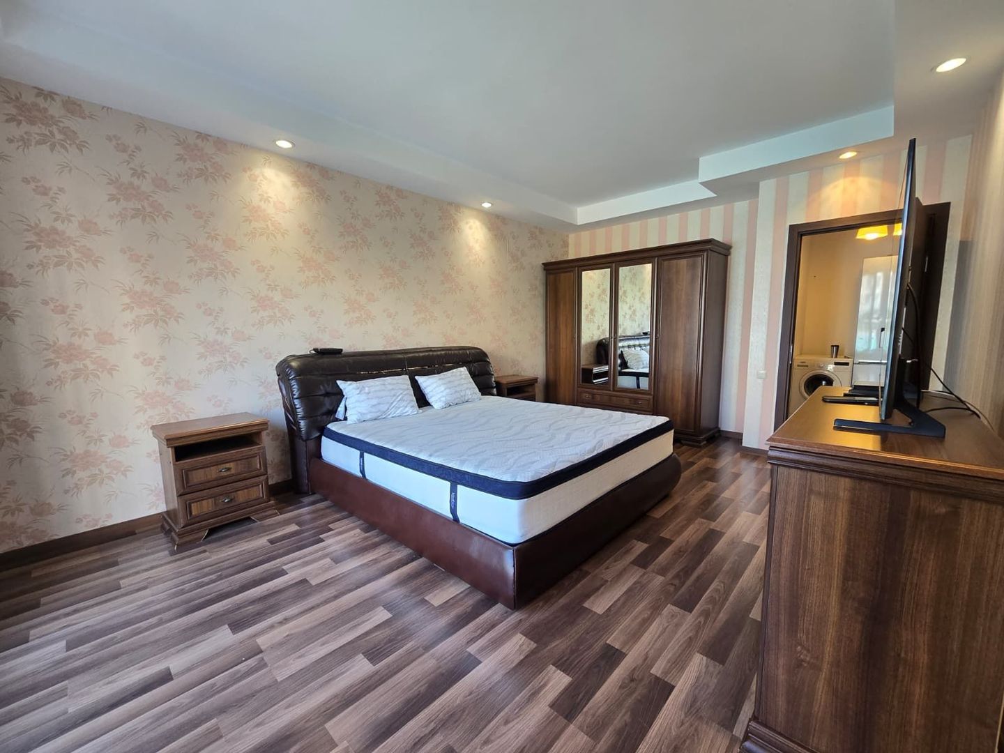 COSMOPOLIS - Apartament cu 2 camere, mobilat si utilat. - Poză 7
