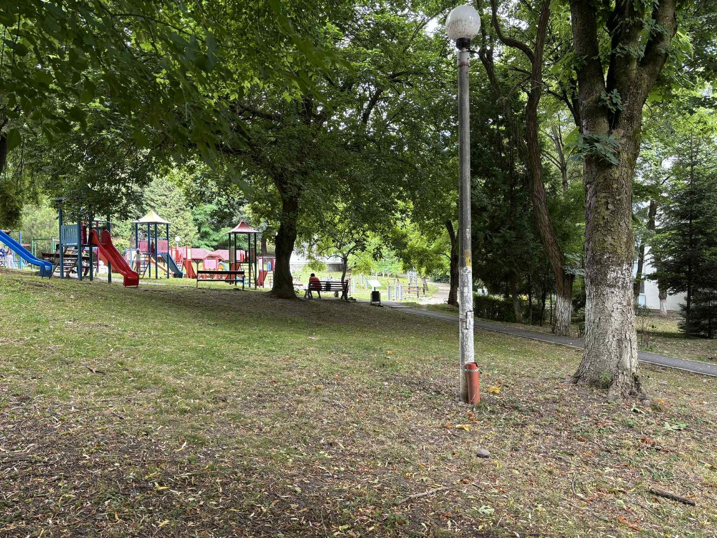 Apartament cu 2 camere (Moldovei-Aleea Covasna) - Poză 9