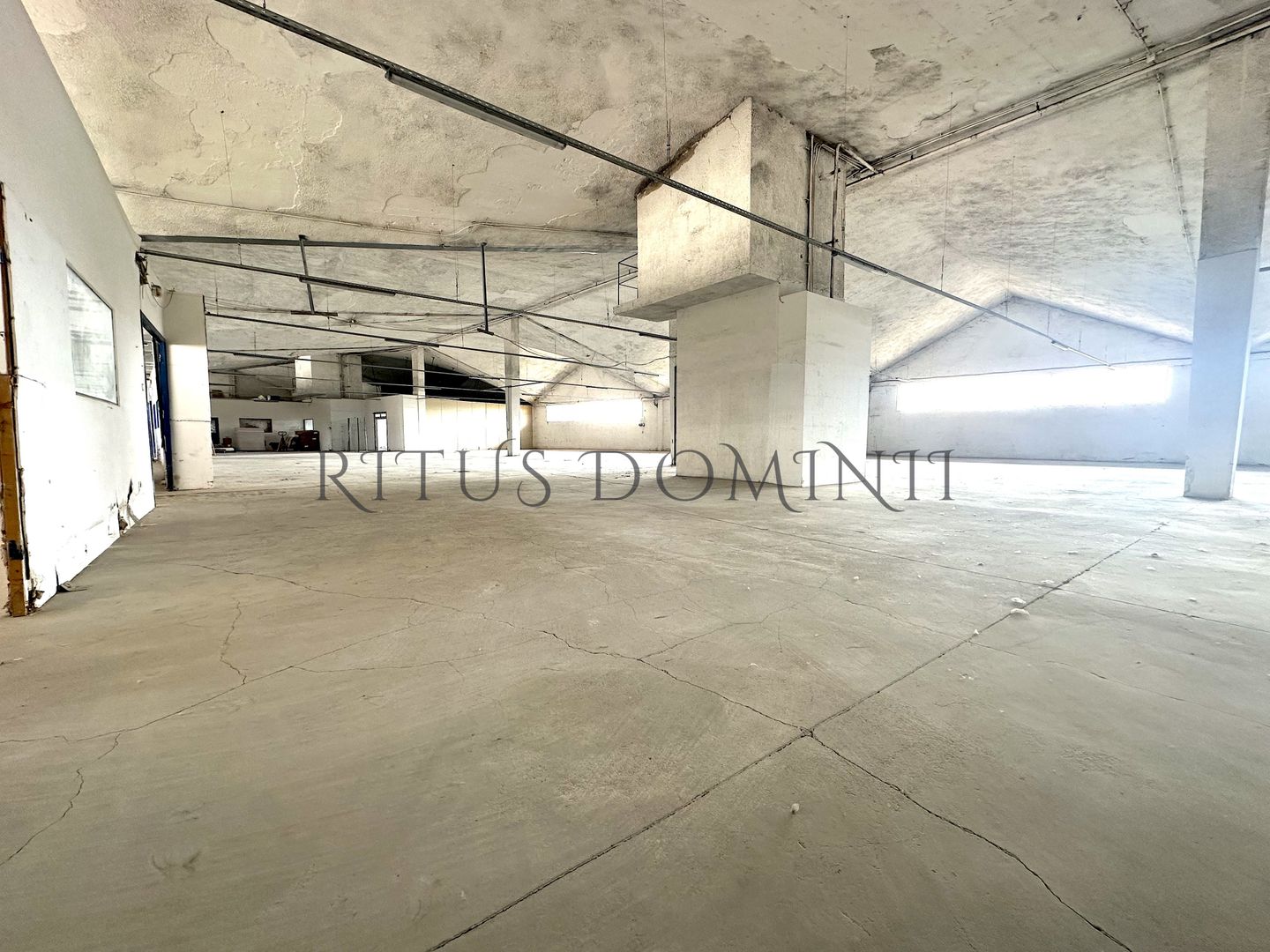 Hala industriala de Inchiriat, Oradea-Est, 2032m2 - Poză 1