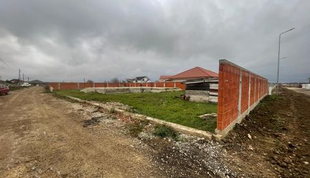 Teren intravilan, fundatie proiect casa, gard si utilitati-Zona Cheriu