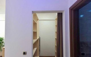 Apartament cu 3 camere – 13 Decembrie,  Coresi la 5 minute pe jos. - Poză 10