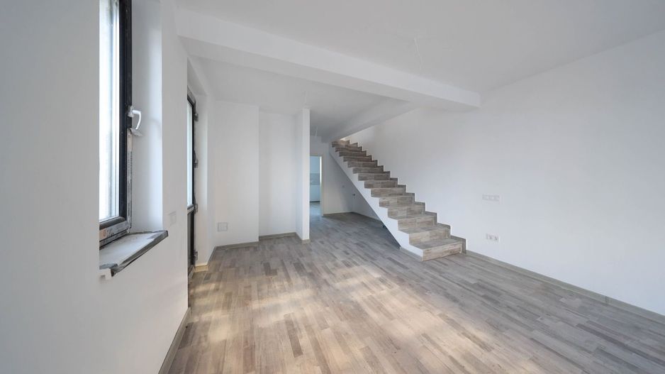 Casă Tip Duplex de Vânzare în Sânpetru | La Poalele Dealului Lempes - Poză 13