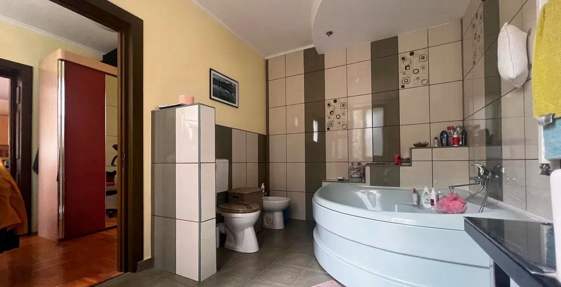 Vila cu 5 Camere și Teren 2183+Clădire pentru Afacere sau Evenimente - Poză 7