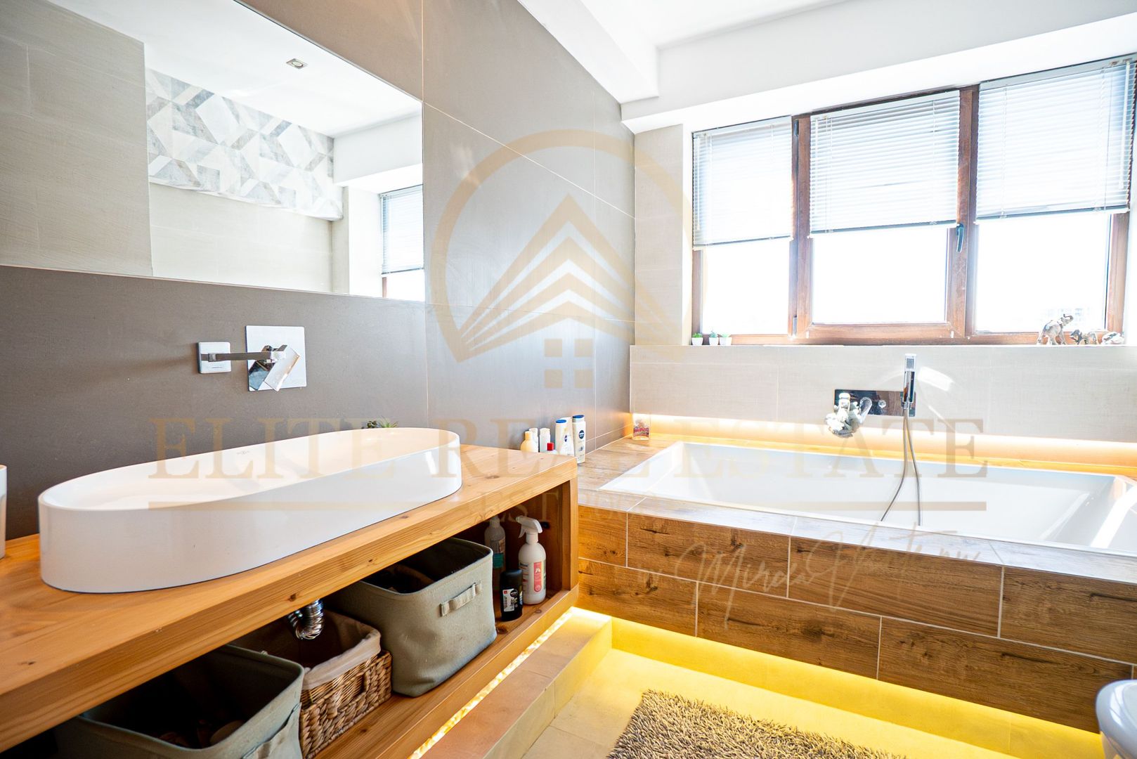 Apartament 3 camere Palazu Mare – 121 mp cu vedere la lac si parcare - Poză 9