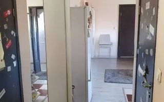 Apartament 3 cam zona Aradului mansarda. - Poză 1