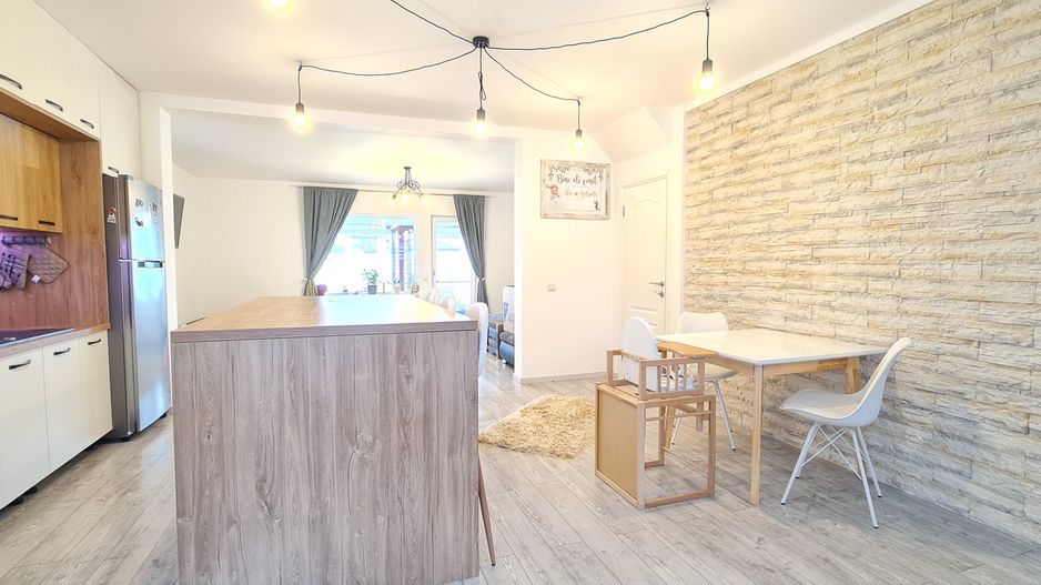 Casa 4 camere finalizata mobilata utilata cartier Izvor Tarlungeni - Poză 1