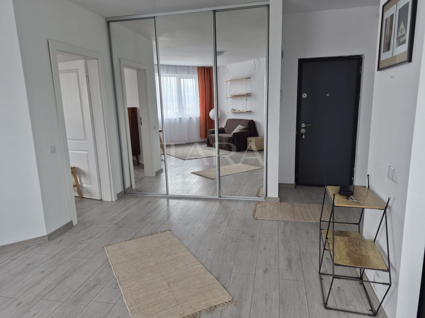 Apartament modern cu birou și panoramă deschisă – zona BMW. - Poză 14