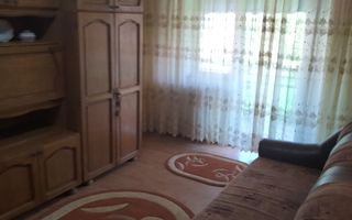 BRASADAS vinde apt. cu 2 camere la etajul 4 in Micro 17. - Poză 3