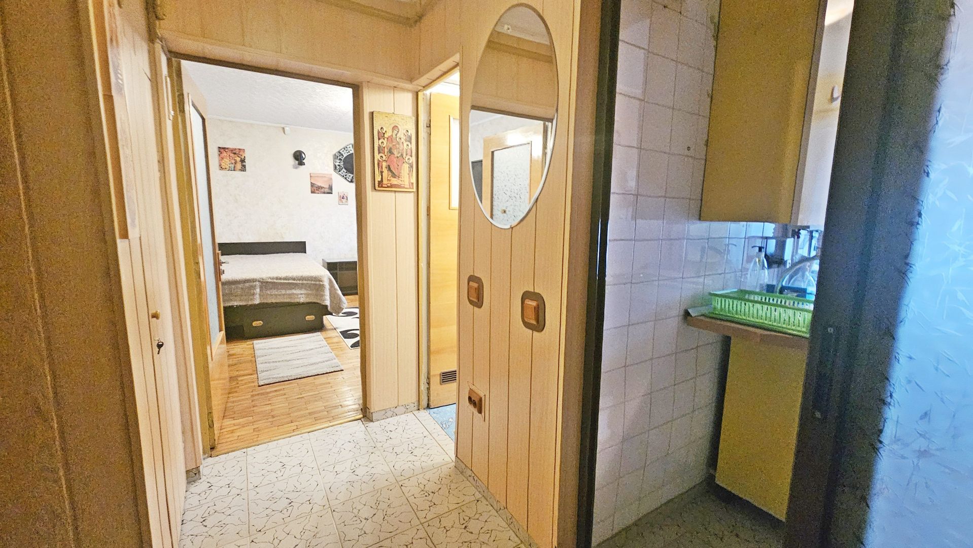 Predeal str M Eminescu, garsoniera mobilata si utilata complet - Poză 5