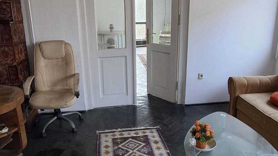 Se vinde etajul 1 si mansarda | Vile interbelica | 13 Septembrie - Poză 22