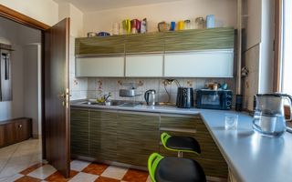 Apartament de 3 camere, la 10 minute de mers pe jos de Piața Unirii. - Poză 10