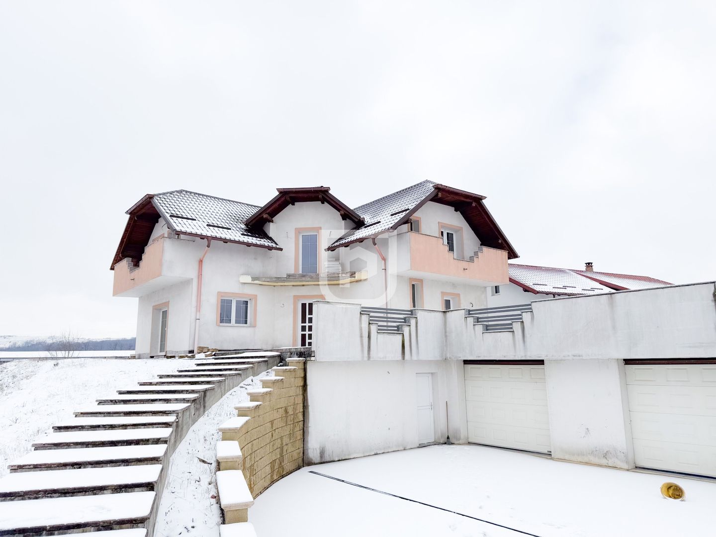 Casă S+P+E, 320 mp utili, teren 2.650 mp – zona Aurel Vlaicu, Suceava - Poză 16