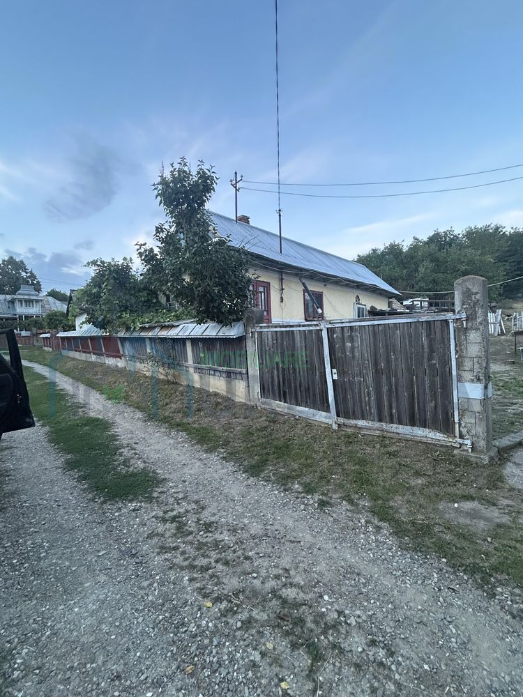 Casă de vânzare în Miroslovești, 2 camere, teren 1000 mp - Poză 2