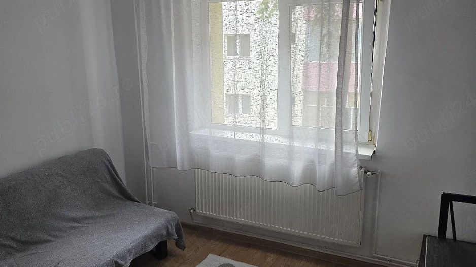 Inchiriez apartament cu 3 camere, decomandat, - Poză 3