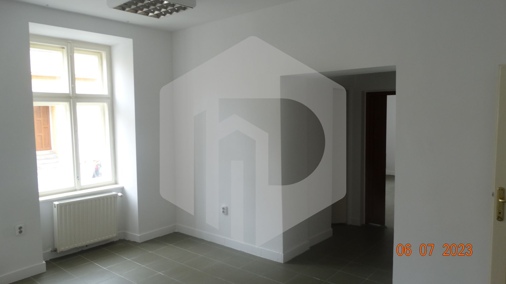 Spatiu de birouri central- str. Xenopol. 65 mp- 3 camere - Poză 3