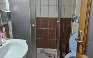 Pensiune 10 camere cu restaurant // teren 900 mp // Moieciu de Jos - Poză 37