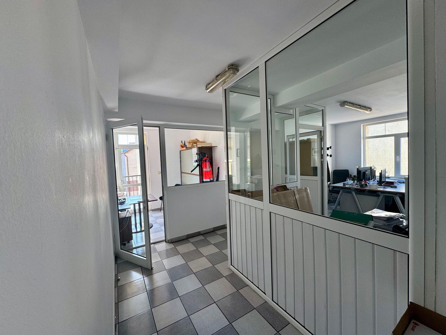 OPORTUNITATE - vila-curte individuala-garaj la Domenii-Popisteanu - Poză 12