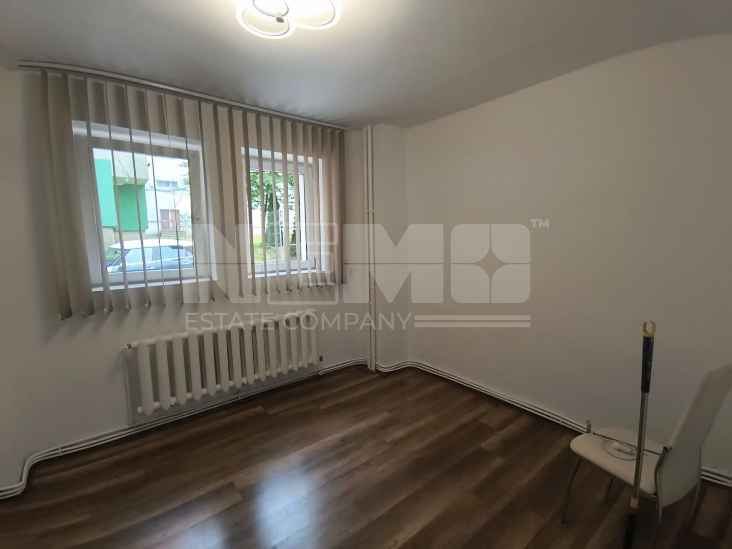 Apartament 3 camere, Obcini, parter, ideal birouri/cabinete - Poză 9