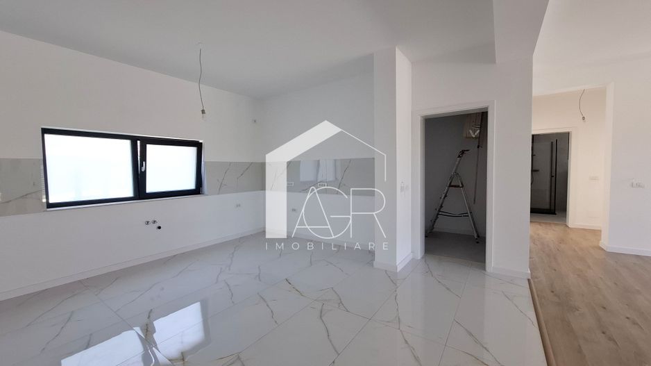 Casa cu 4 camere de vanzare, Bucov, Mica Roma - Poză 6