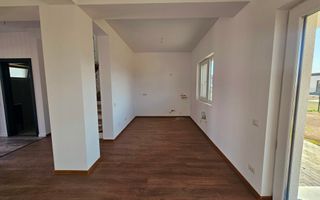 De vanzare vila 4 camere - cartier Mega Parc Residence -comuna Berceni - Poză 9
