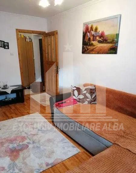 Apartament 2 camere decomandate | 37mp | Etaj 3 | Cetate - Poză 3