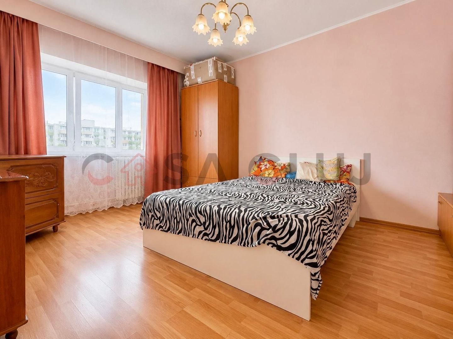 3 camere decomandate, etaj intermediar, zona Primăverii - Poză 2